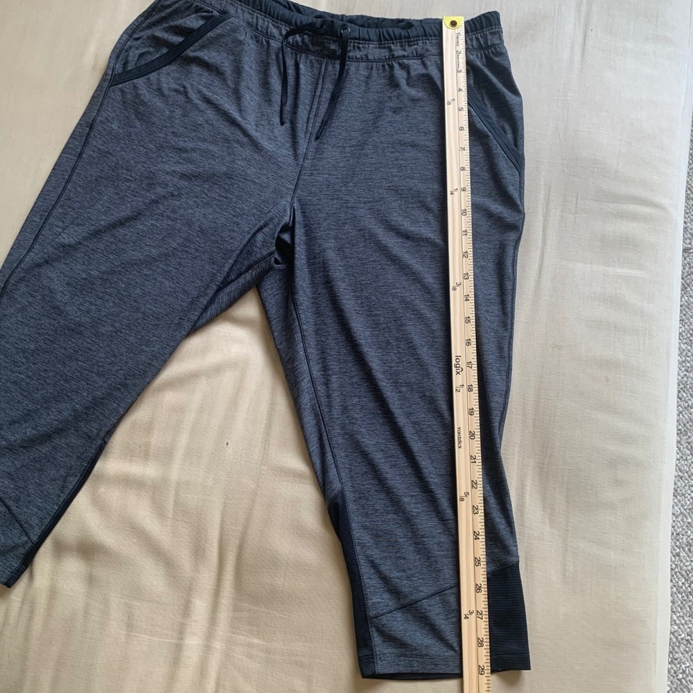 Under Armour HeatGear Womens L Loose Fit Capri Jogger Pants Gray Blk Workout Gym - Picture 11 of 13